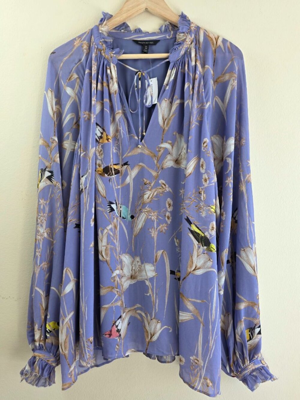 Banana Republic Peasant Blouse Semi-Sheer Floral & Bird Motif Tall Size M Boho